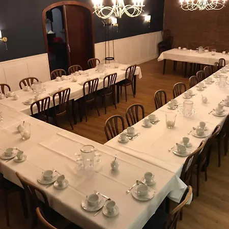 Zimmervermietung Ahrensboker Hof 2*