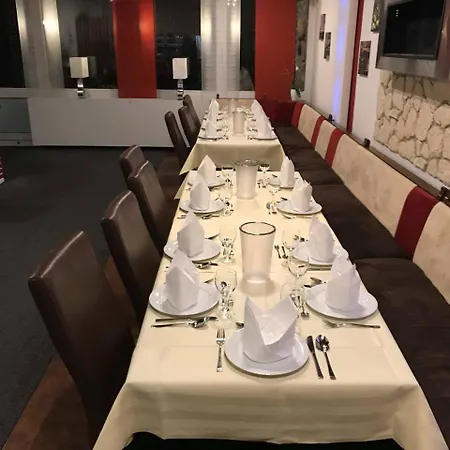 Zimmervermietung Ahrensboker Hof מלון Ahrensbok
